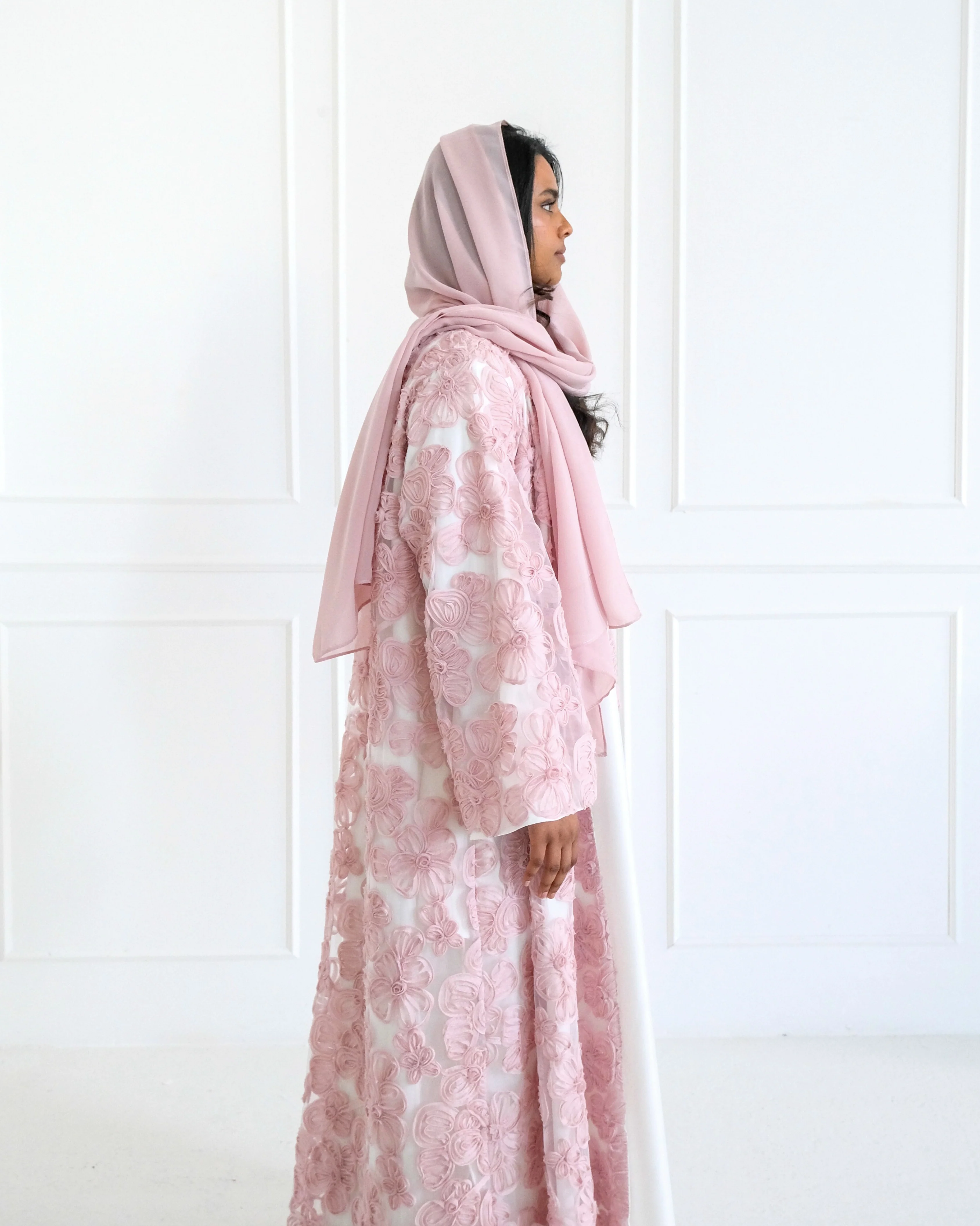 Blush Peony Abaya - Image 6