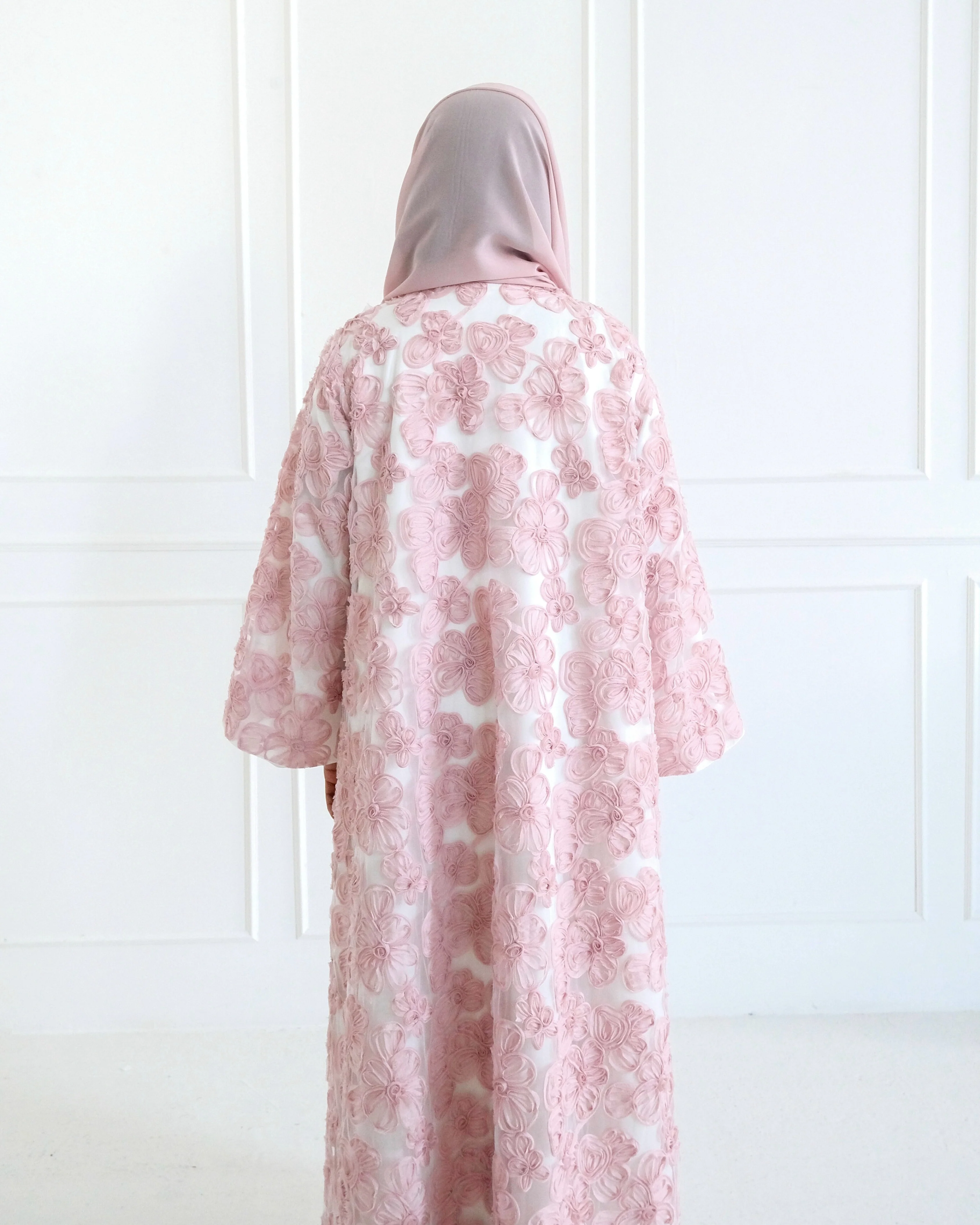 Blush Peony Abaya - Image 7