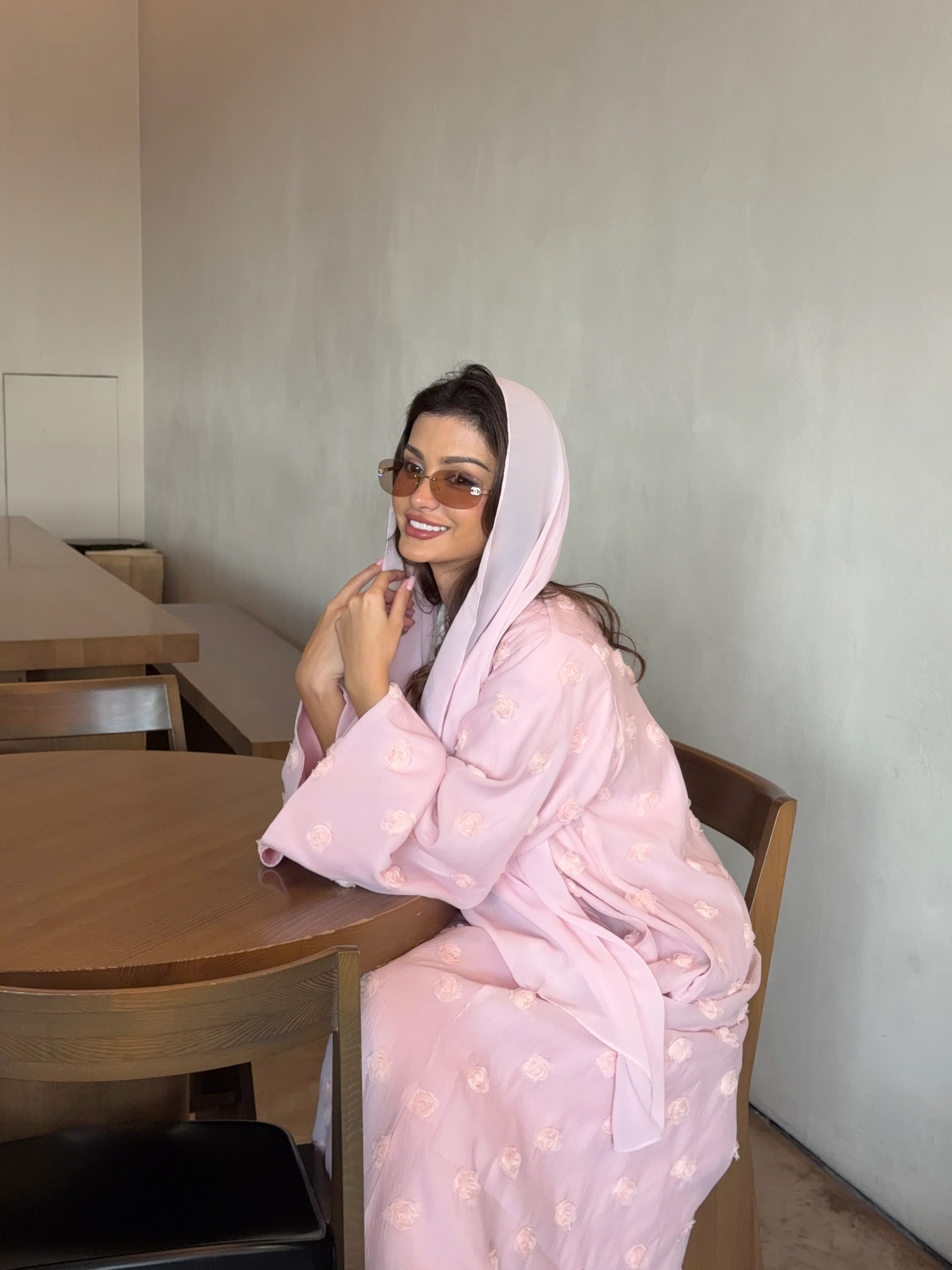 Blush Rosette Abaya - Image 4