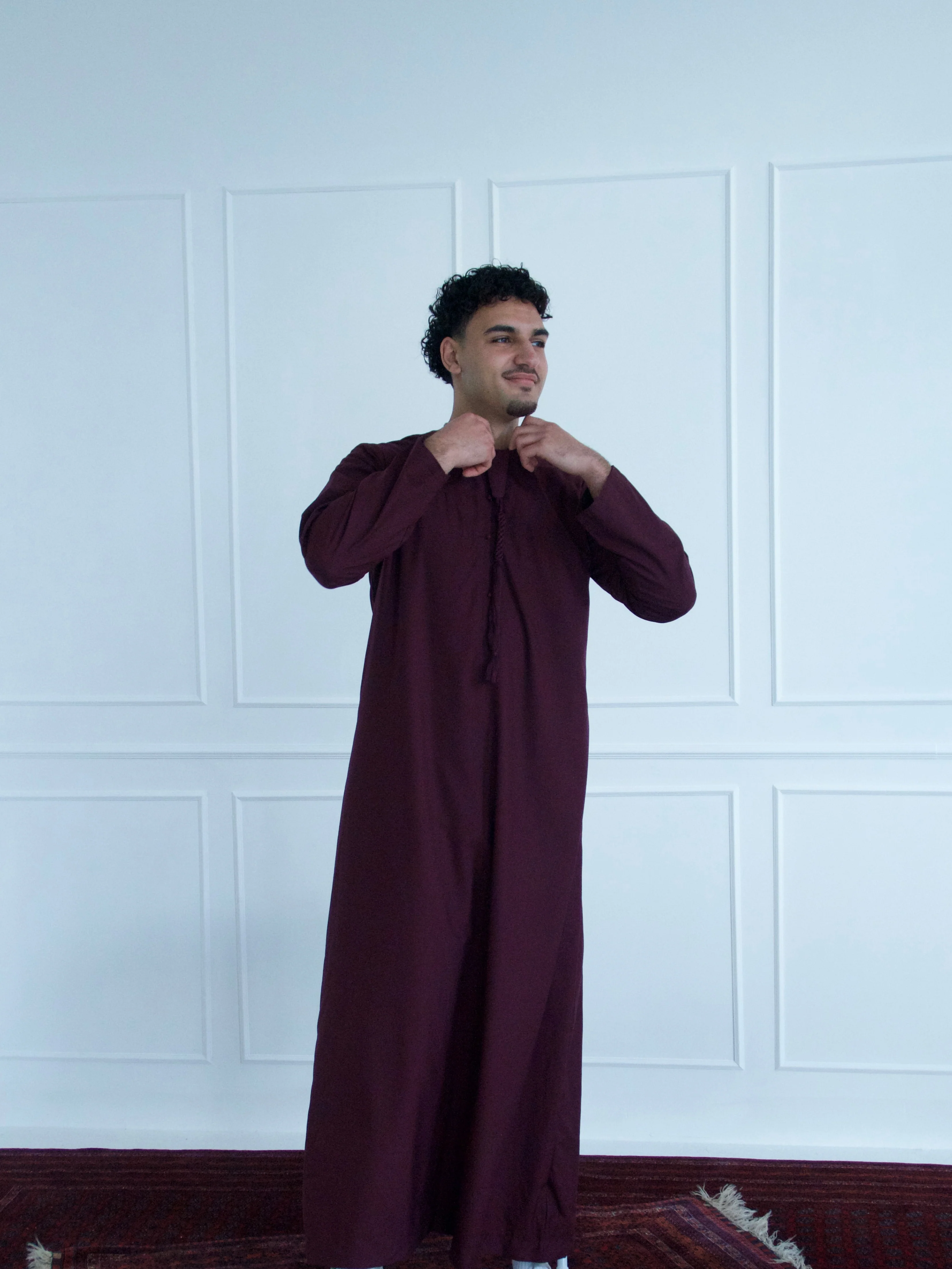 Burgundy Emirati Thobe - Image 3