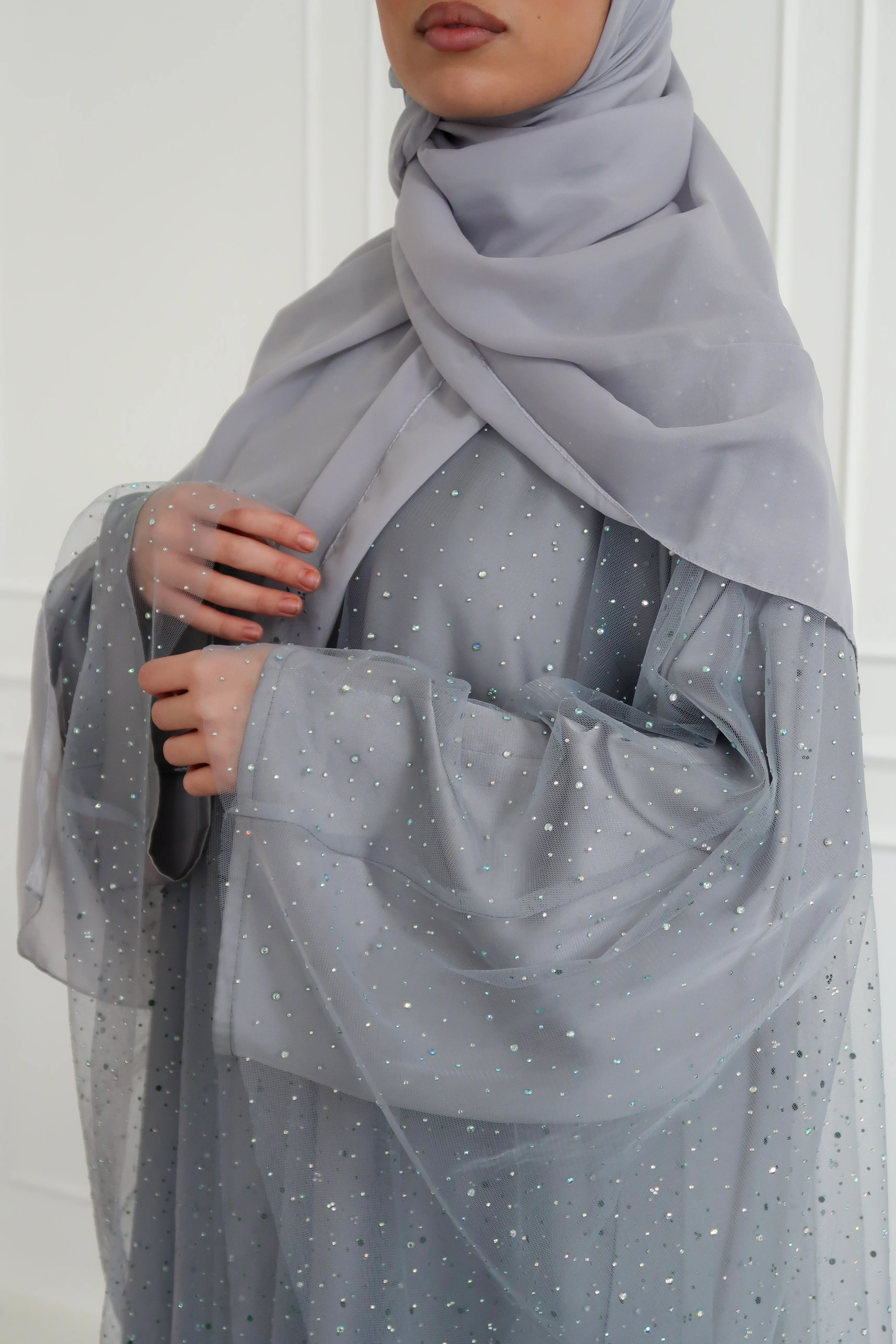 Celestial Star Abaya Set in Grey - Image 3