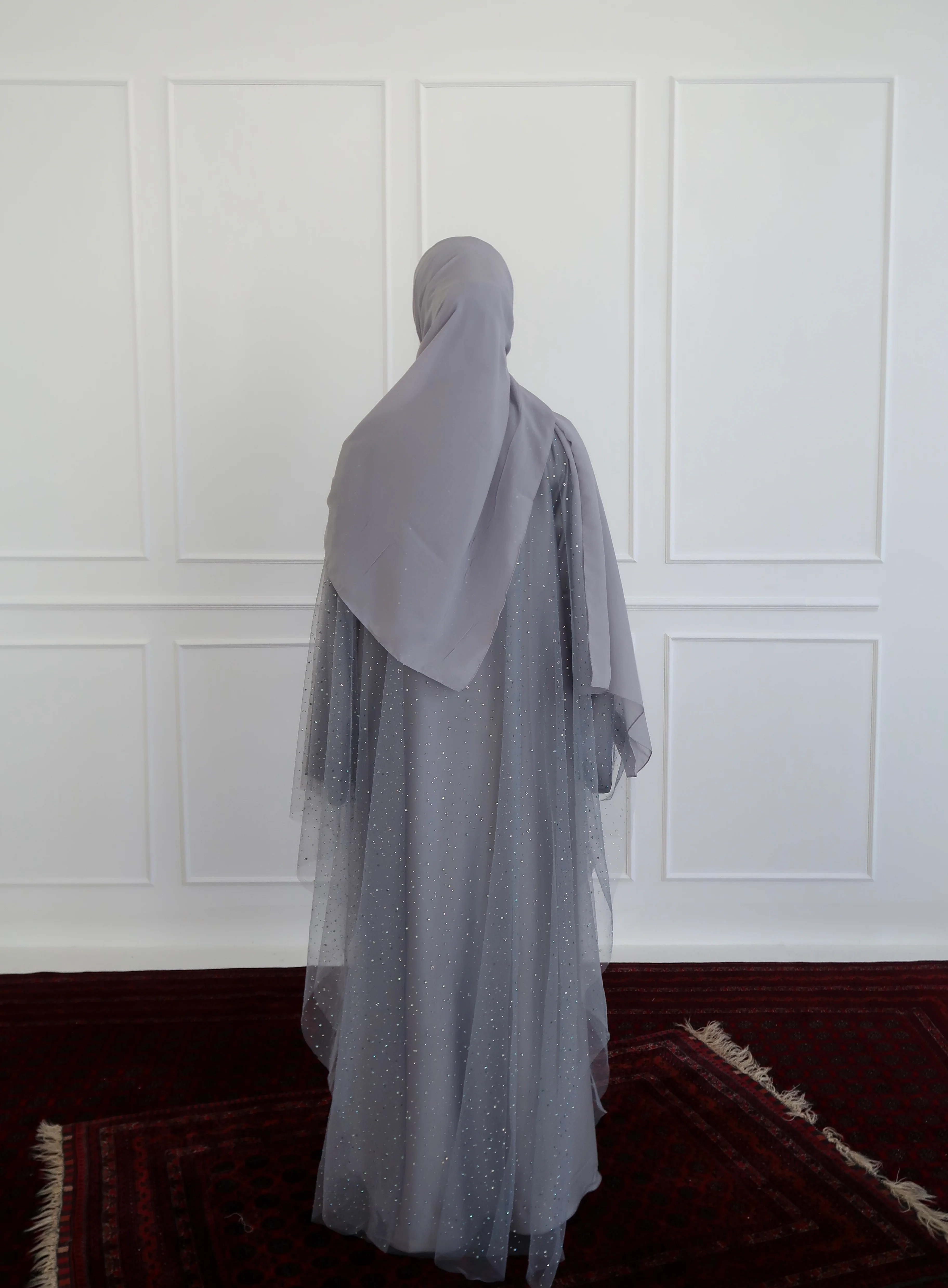 Celestial Star Abaya Set in Grey - Image 5