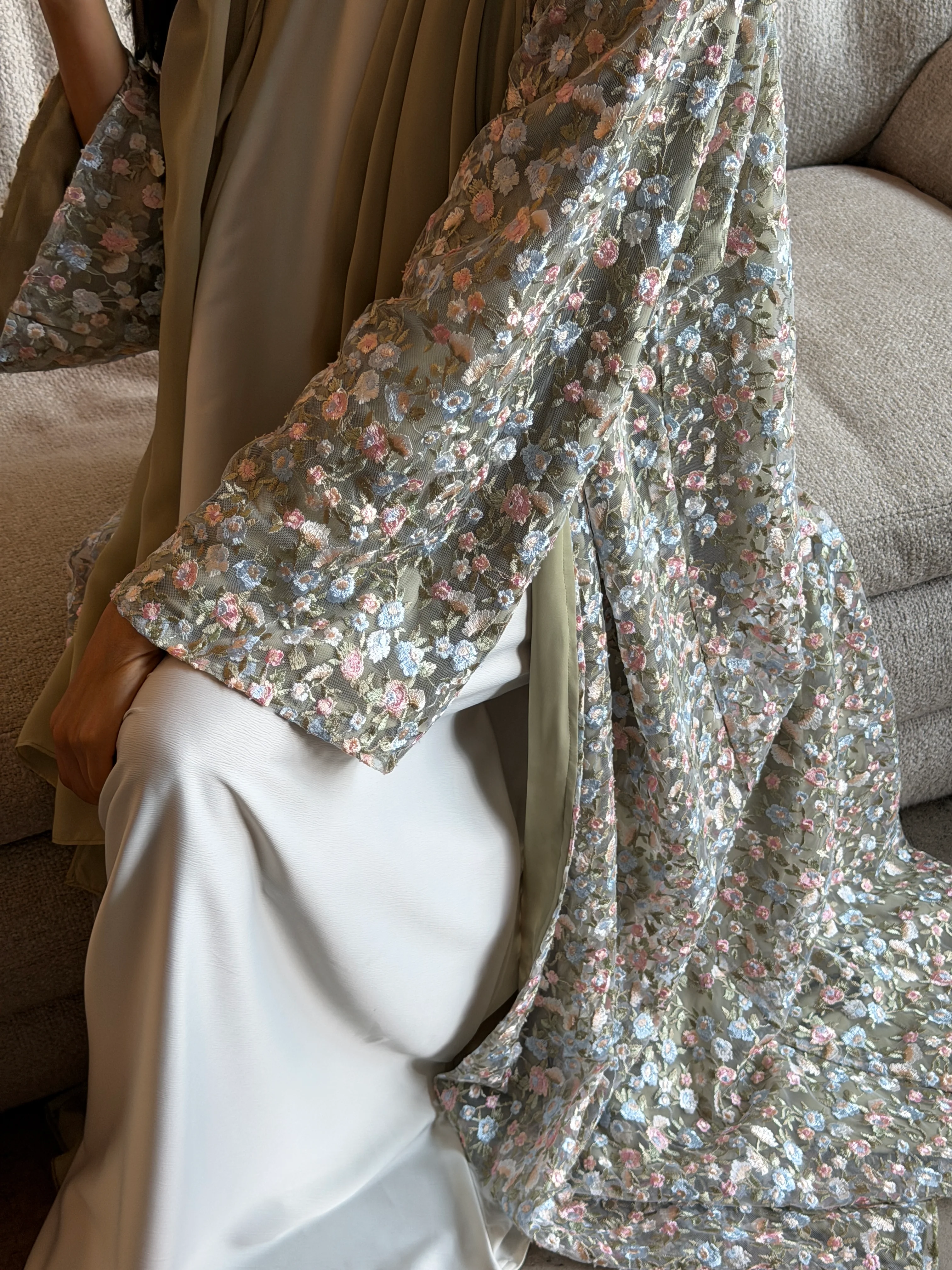 Olive Meadow Abaya - Image 6